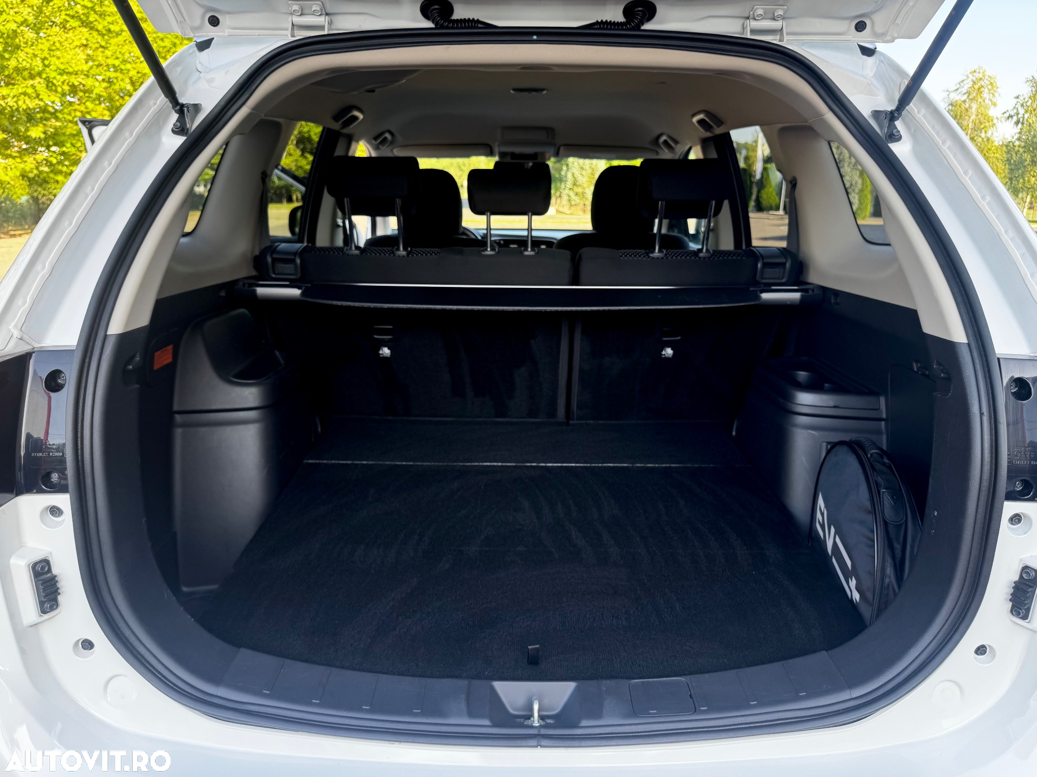 Mitsubishi Outlander - 18