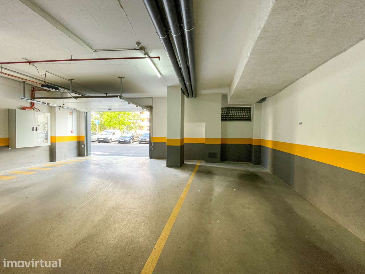 Parqueamento - Póvoa de Santa Iria - Grande imagem: 4/6