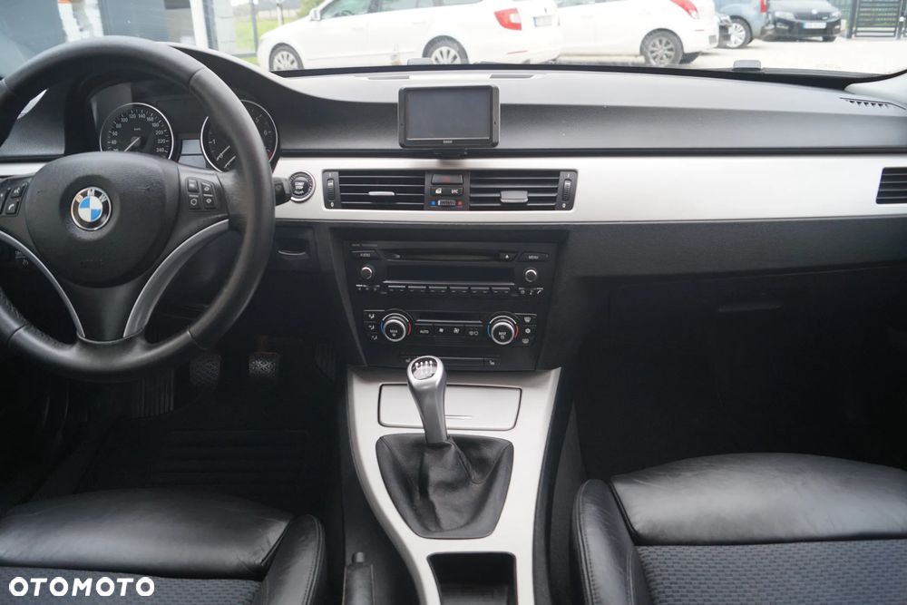 BMW Seria 3 325i - 14