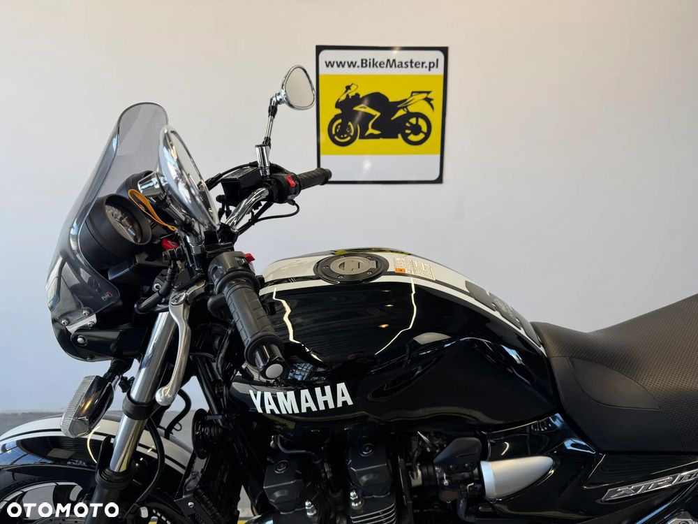Yamaha XJR - 20
