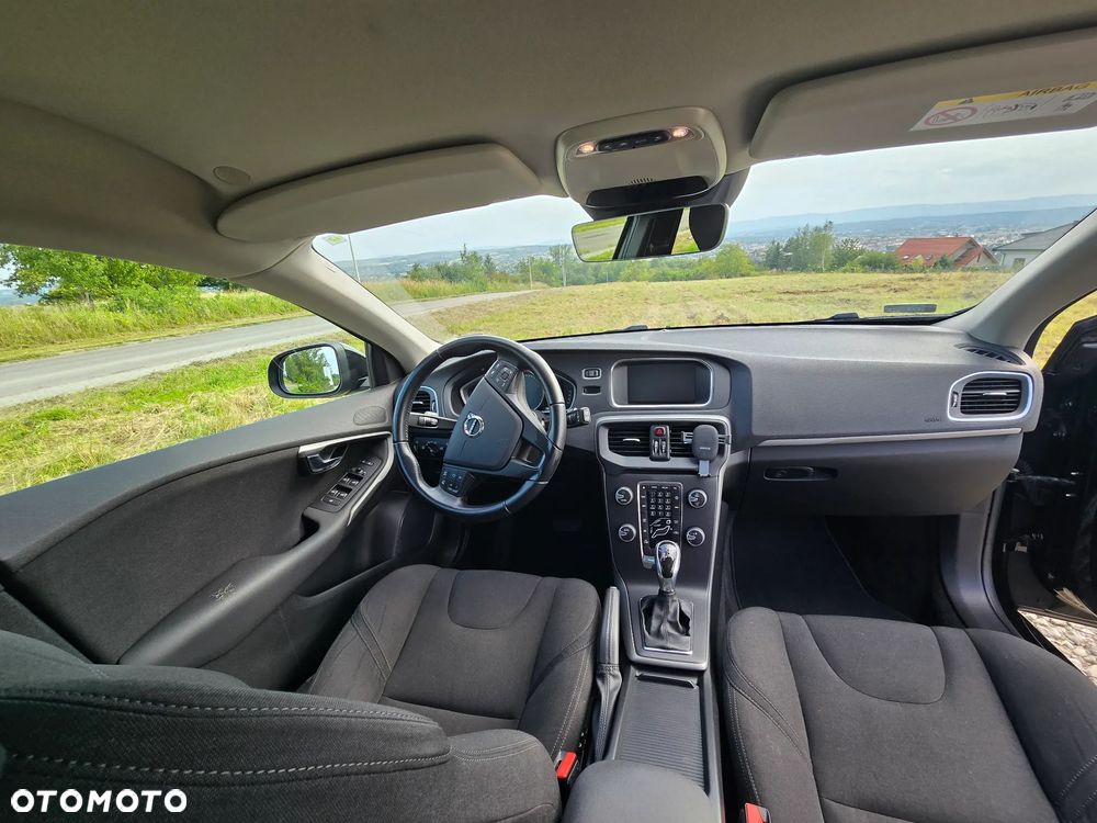 Volvo V40 T3 Drive-E Momentum - 8