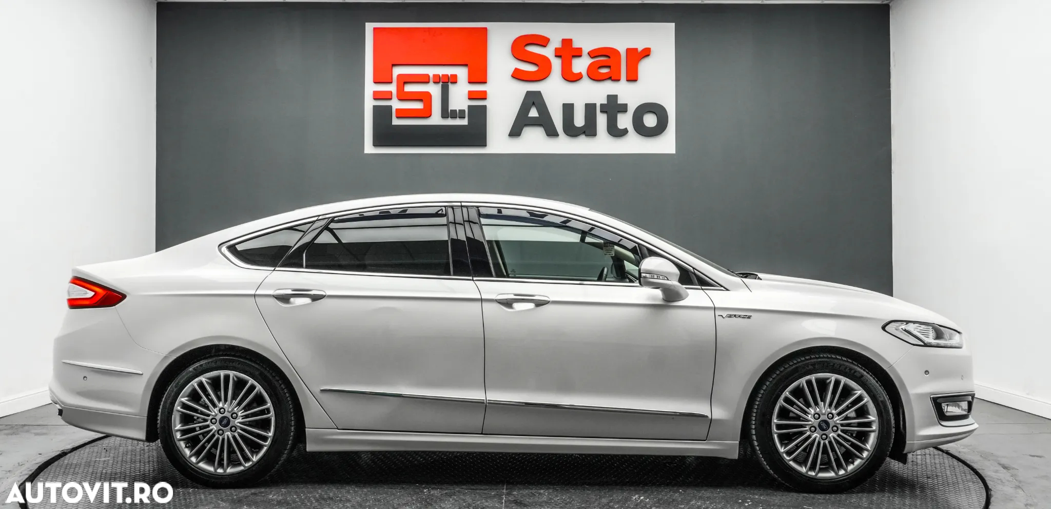 Ford Mondeo Vignale 2.0 Hybrid - 11