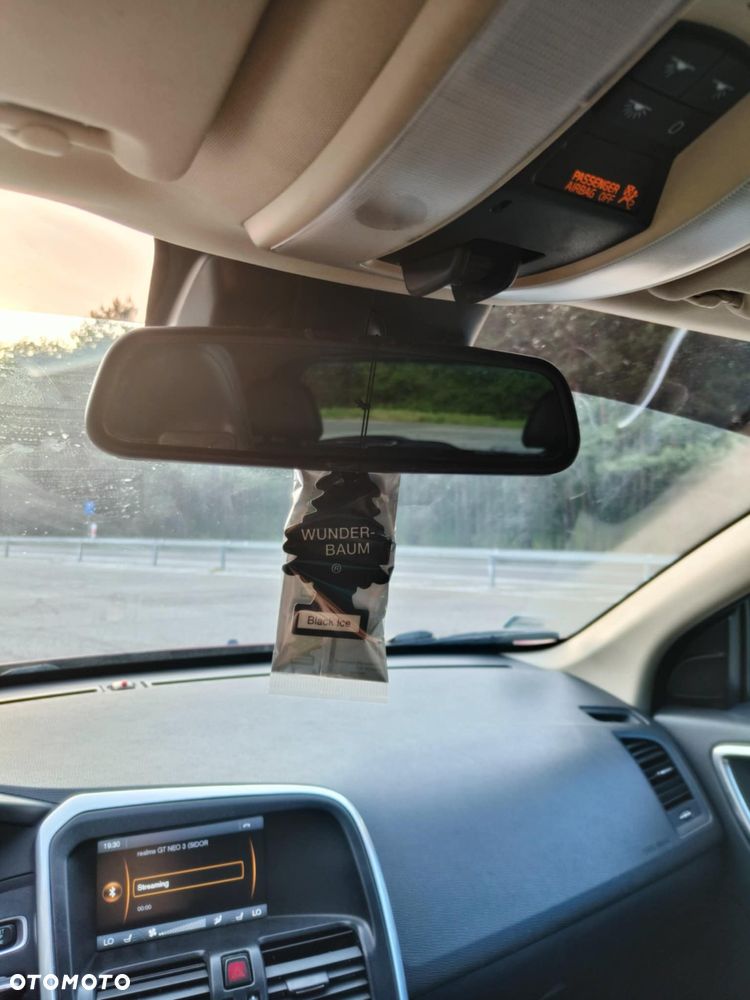 Volvo XC 60 T6 AWD RDesign - 24