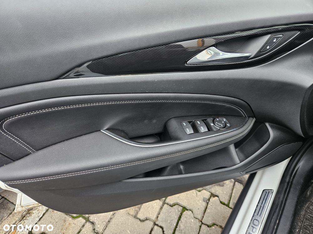 Opel Insignia - 8