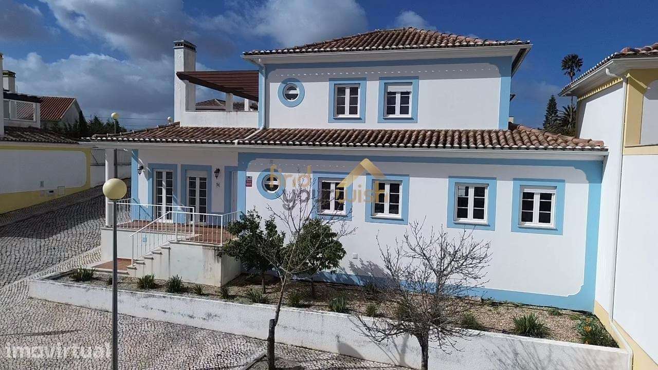 Moradia T5 com piscina privada aquecida em condomínio fechado em Carva - Grande imagem: 3/38