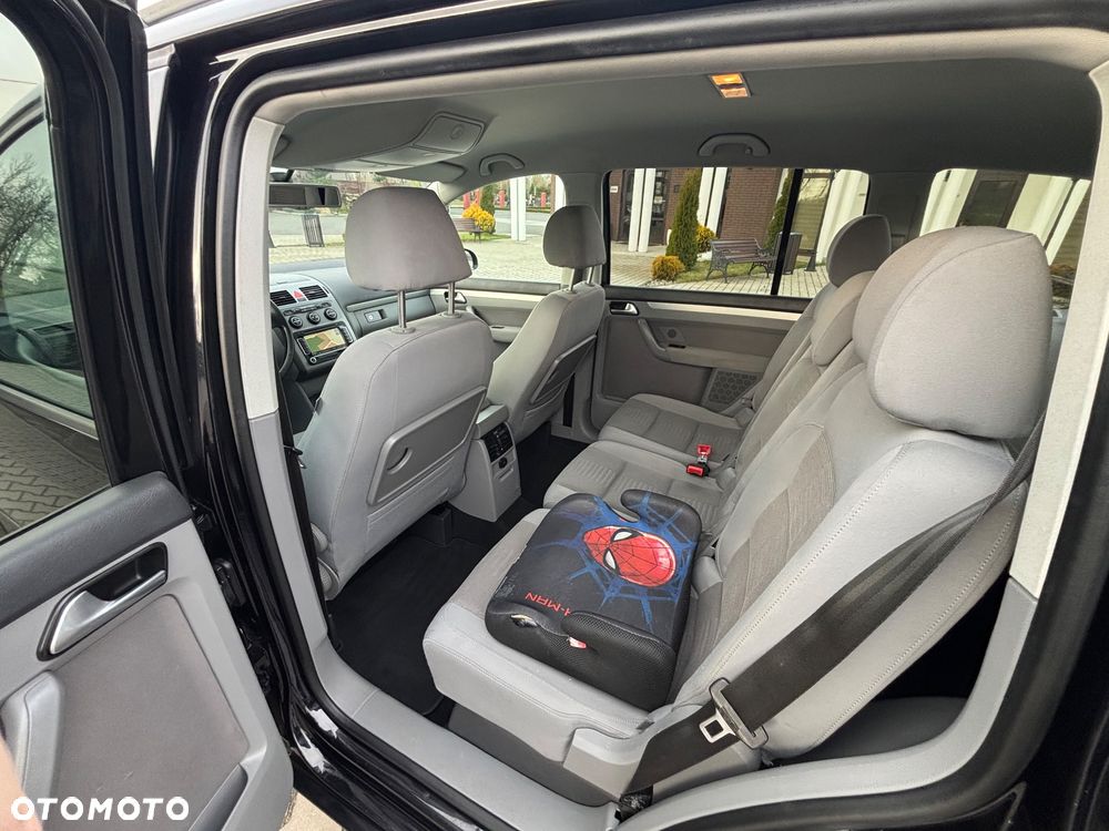 Volkswagen Touran 2.0 TDI DSG Highline - 21