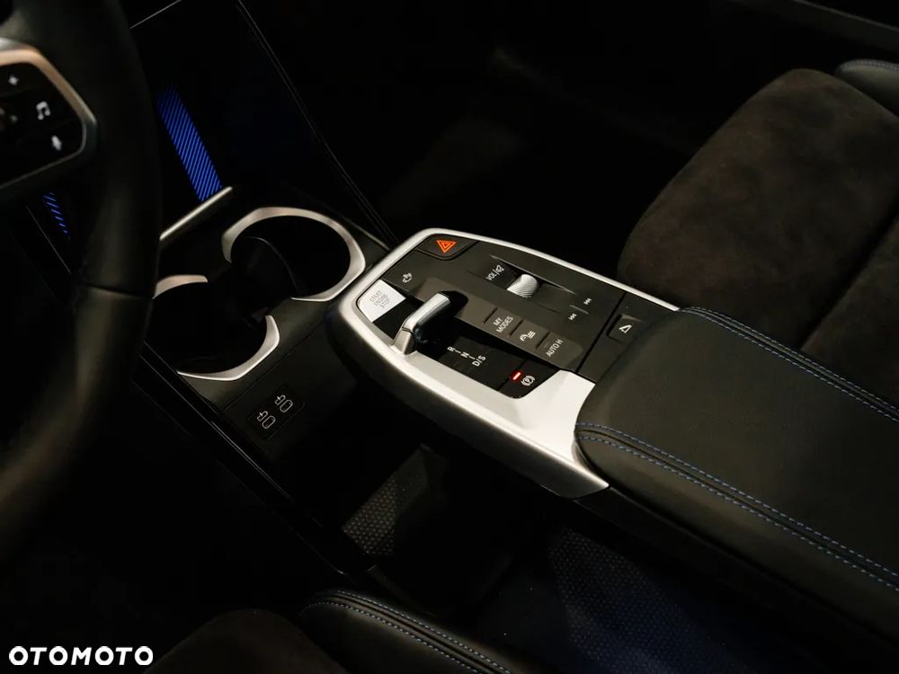 BMW X1 sDrive18d - 11