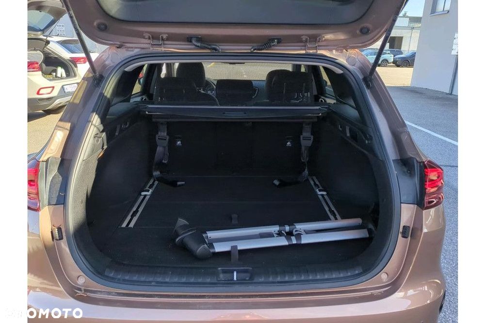 Kia Ceed - 8