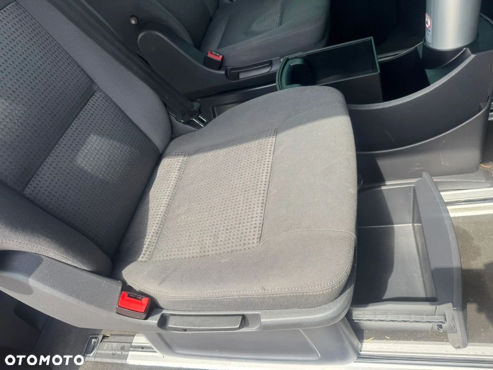 Volkswagen Multivan - 27