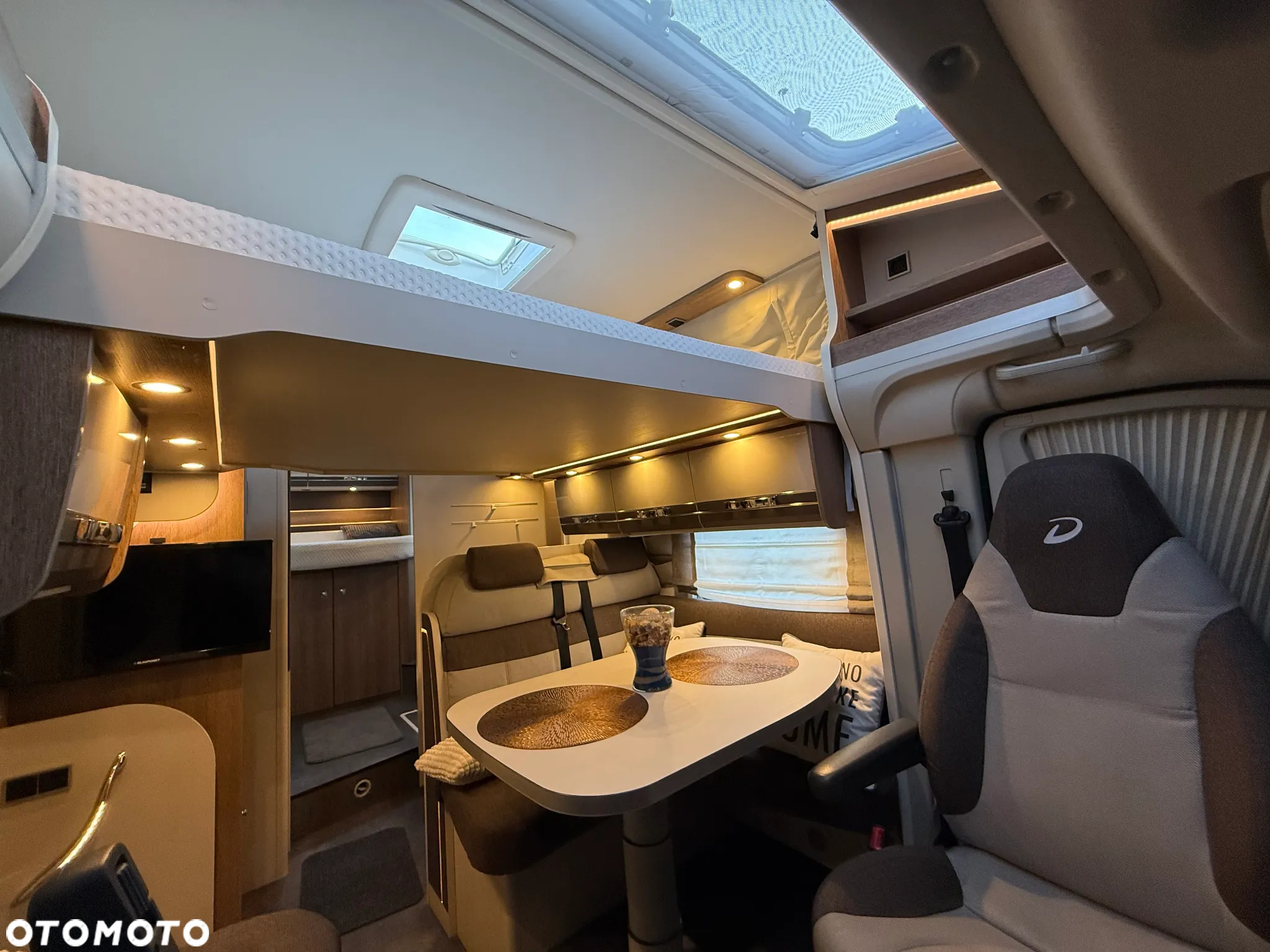 Dethleffs 7052  półintegra  camper kamper 5 osób - 23