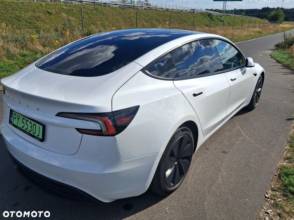 Tesla Model 3 - 3