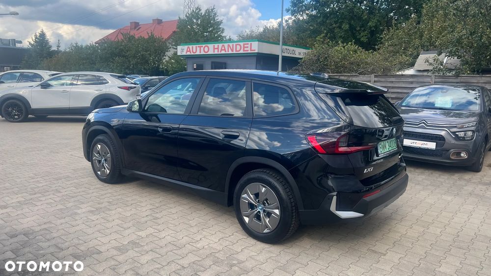 BMW iX1 eDrive20 xLine - 8