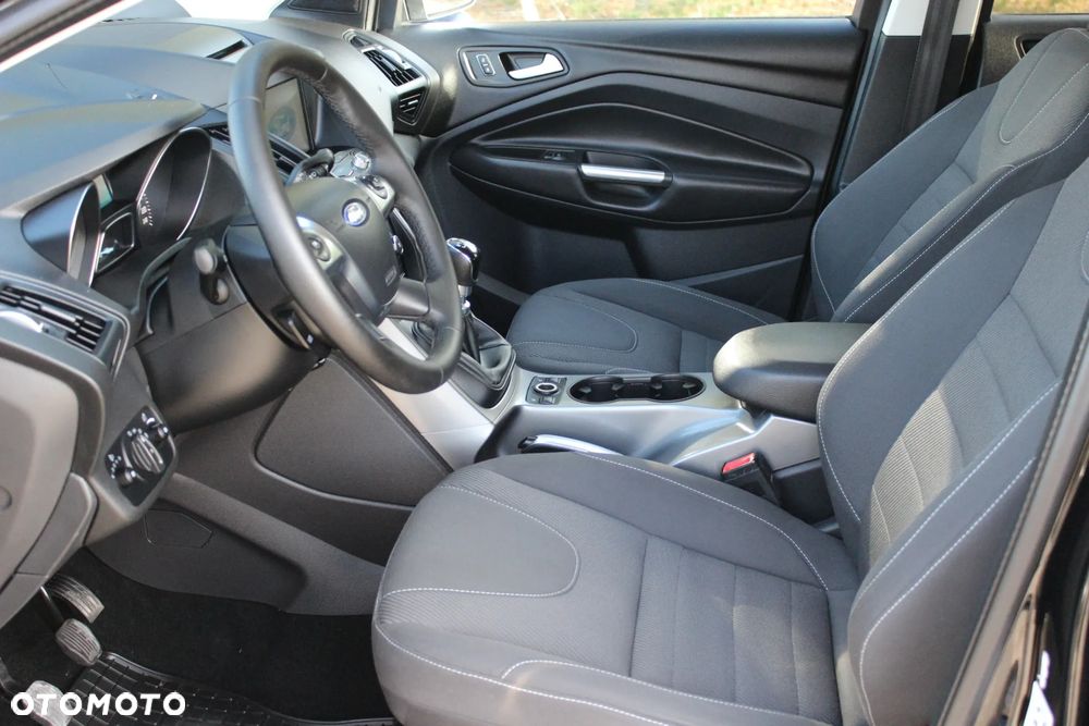 Ford Kuga 2.0 TDCi 4x4 Titanium - 25