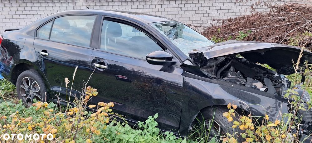 Volkswagen Jetta 2.0 TDI DPF BMT Trendline - 3