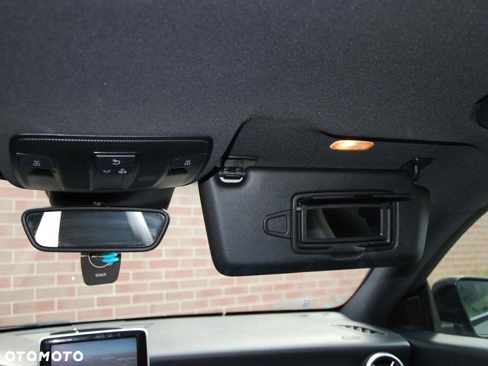 Mercedes-Benz CLA 220 CDI 7G-DCT AMG Line - 28