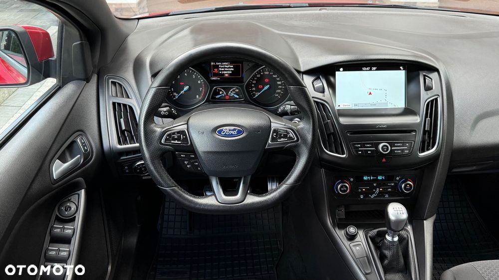Ford Focus 1.0 EcoBoost Start-Stopp-System ST-LINE DESIGN - 33