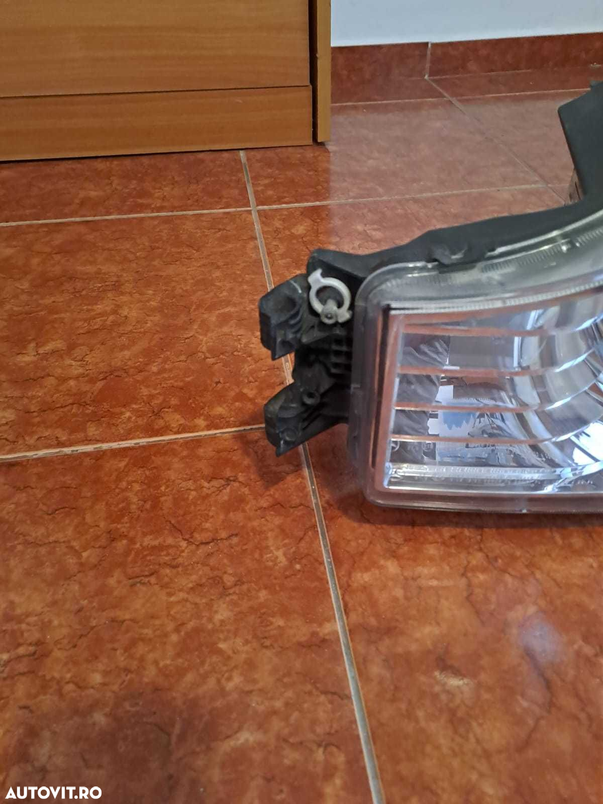 Far stanga original Mercedes Actros MP4 cod A9608200439 - 3