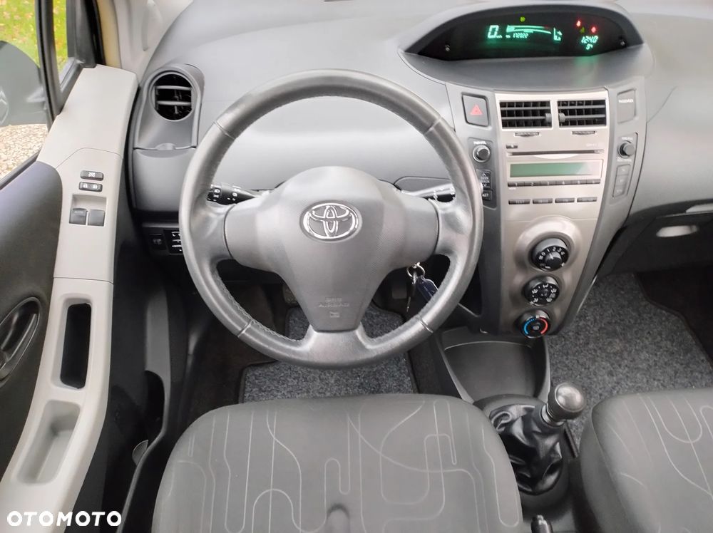 Toyota Yaris 1.33 Active - 21