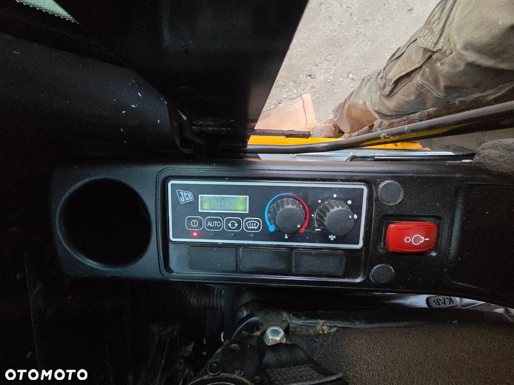JCB JS130 - 14
