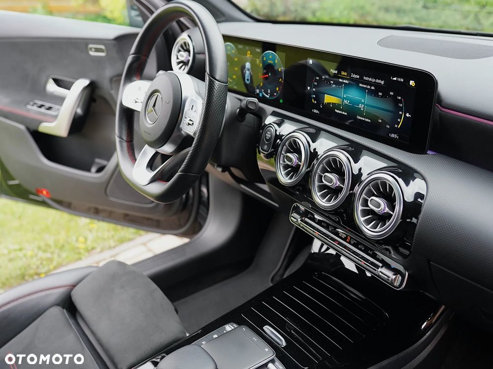 Mercedes-Benz Klasa A 200 AMG Line 7G-DCT - 35