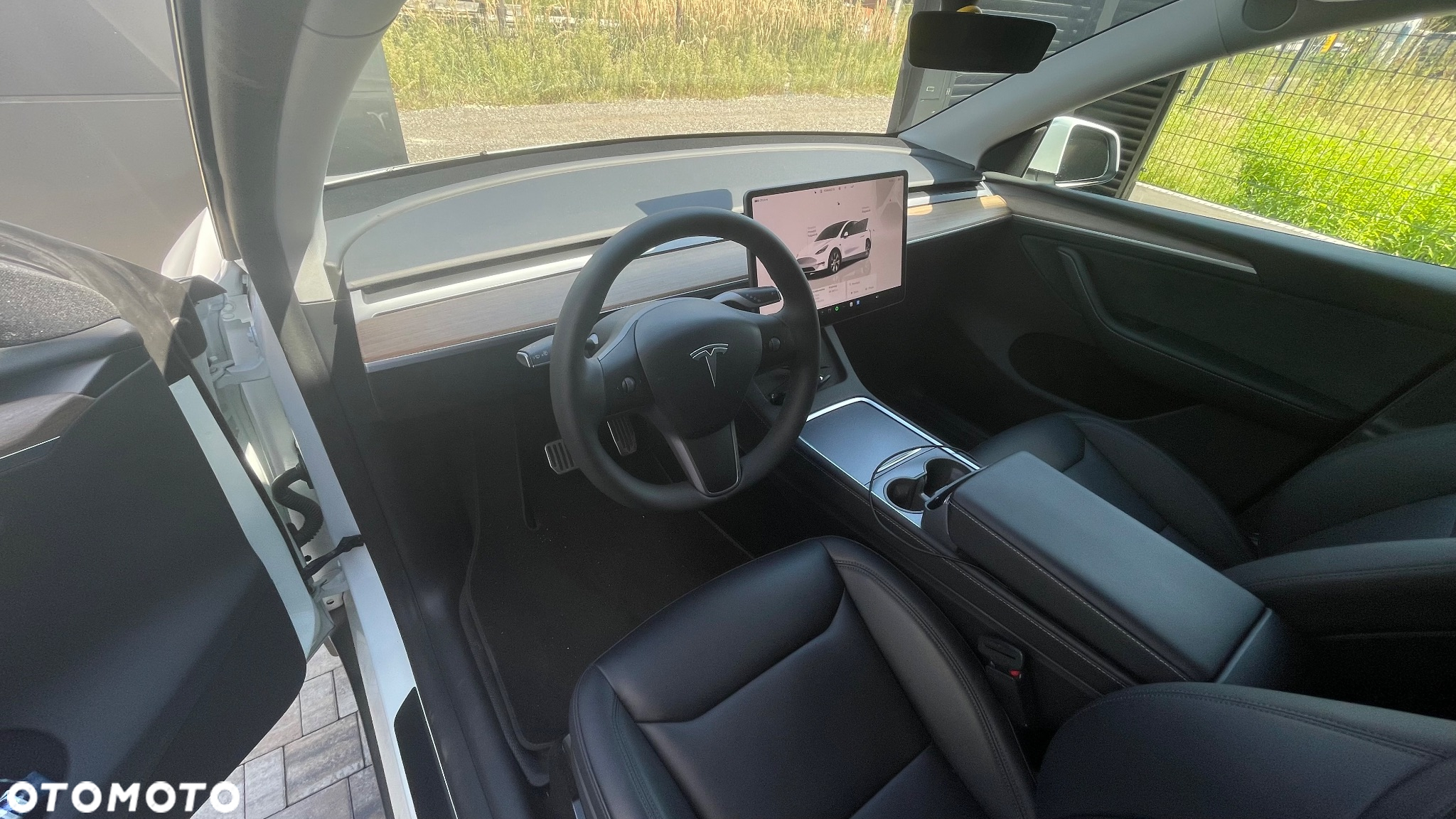 Tesla Y Long Range AWD - 2
