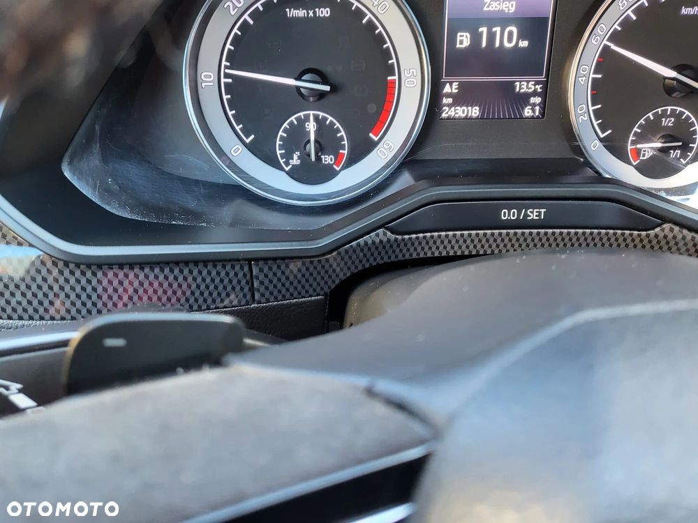 Skoda Superb 2.0 TDI Sportline DSG - 11