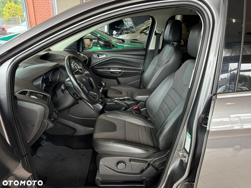 Ford Kuga 2.0 TDCi 2x4 Titanium - 11