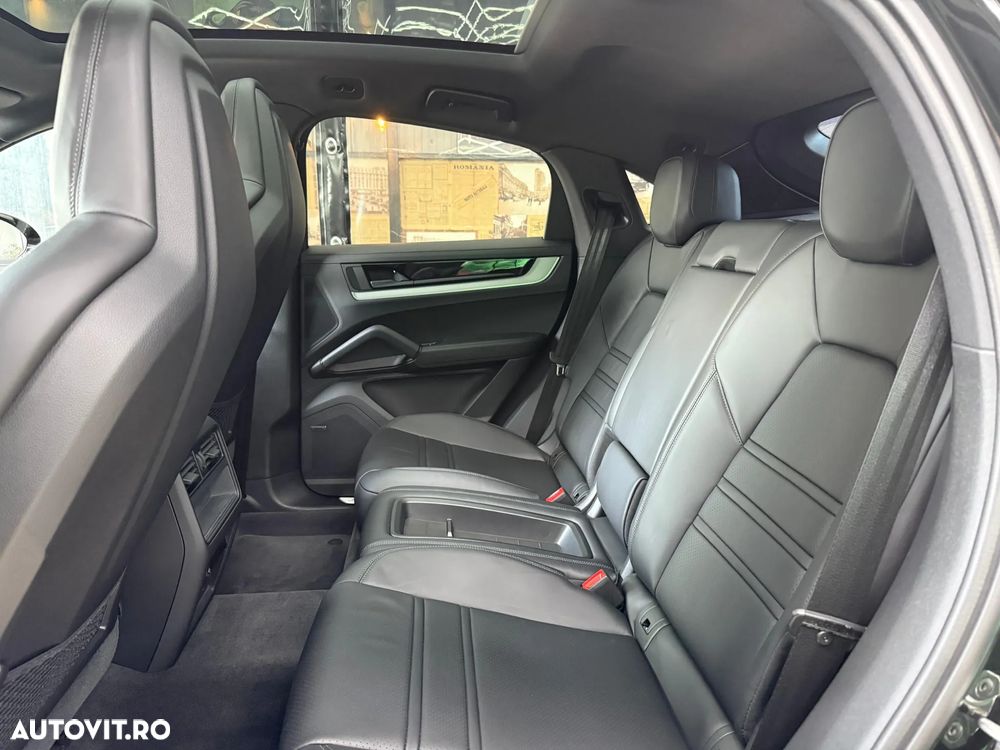 Porsche Cayenne Coupe Standard - 27