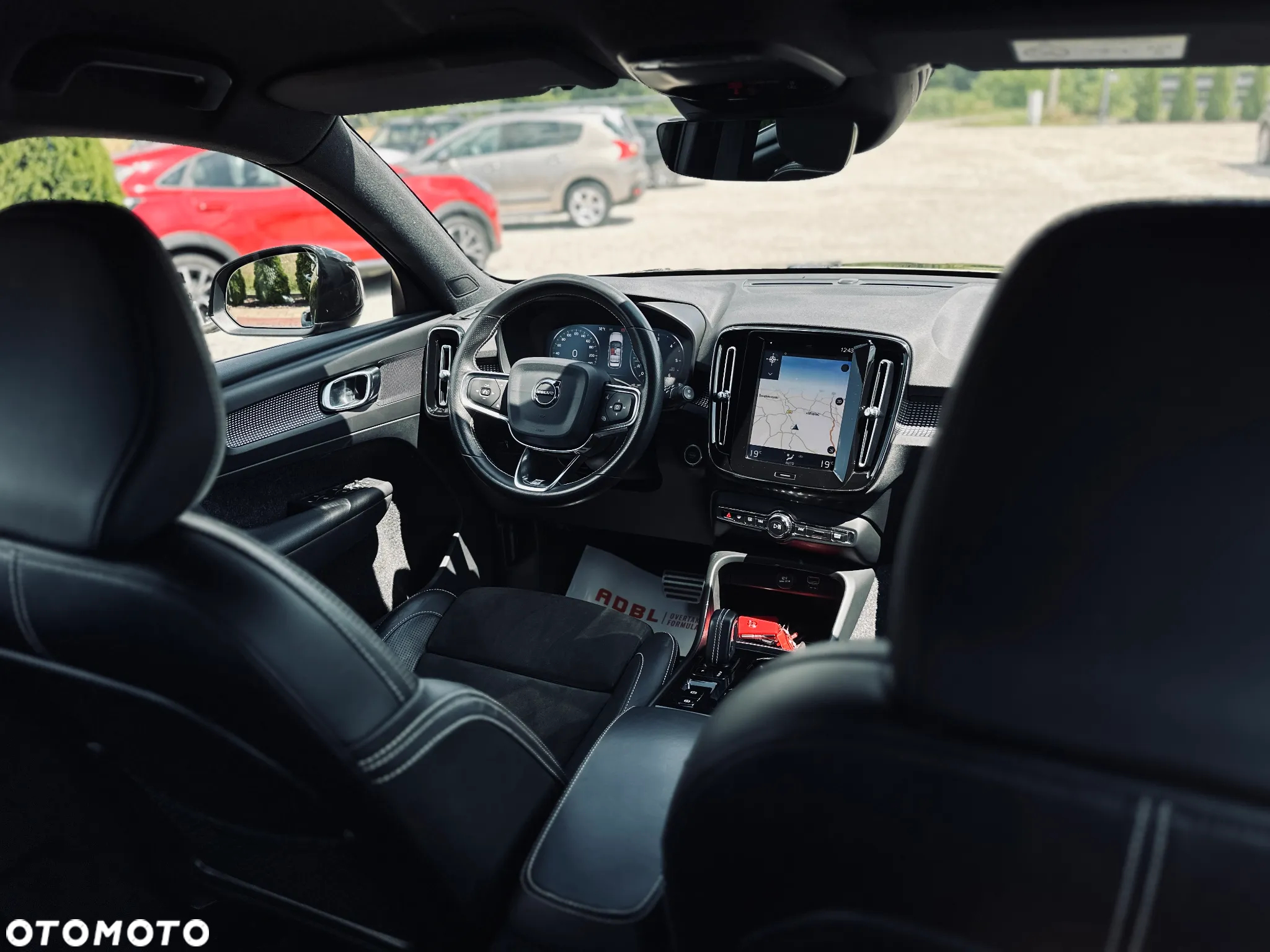 Volvo XC 40 D4 AWD Geartronic R-Design - 22