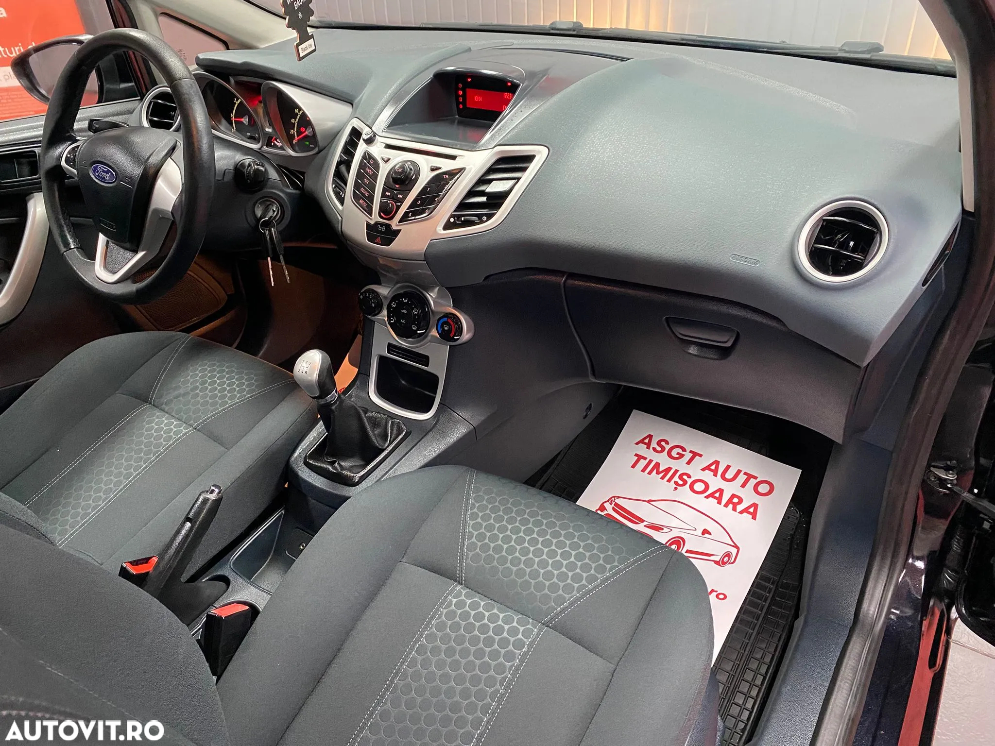 Ford Fiesta - 10