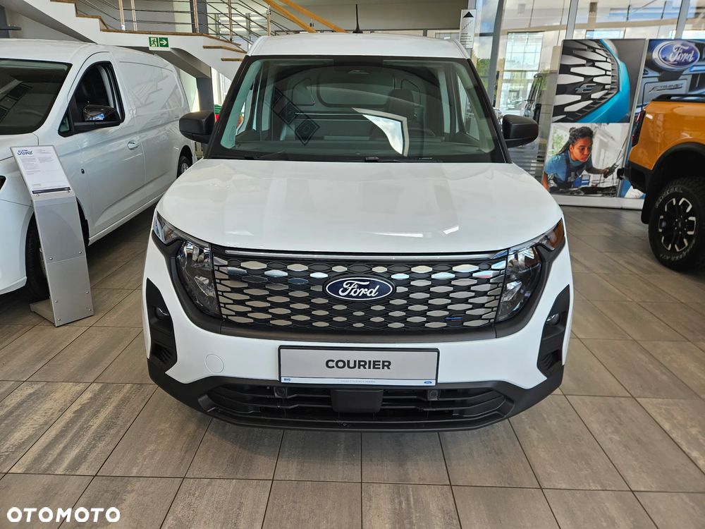 Ford E-Transit Courier - 2