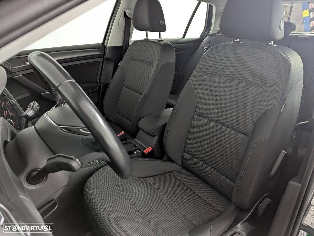 VW Golf 1.5 TSI Confortline - 11