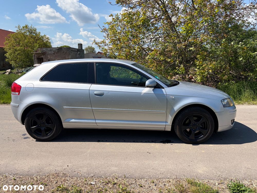 Audi A3 3-drzwiowe 1.6 Attraction - 4