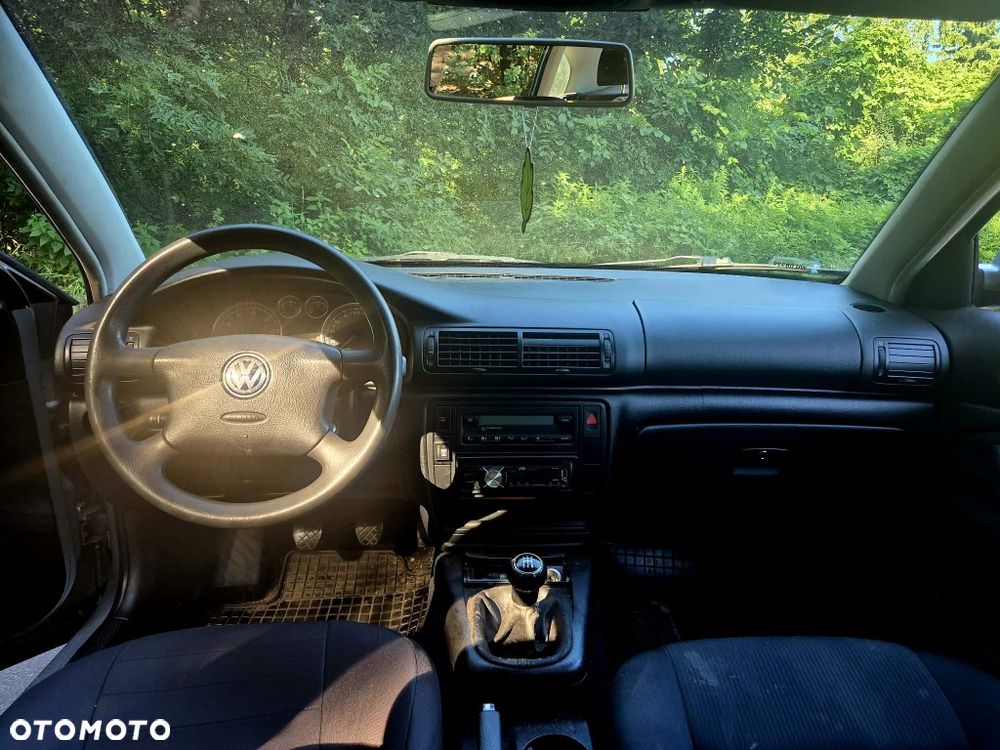 Volkswagen Passat - 8