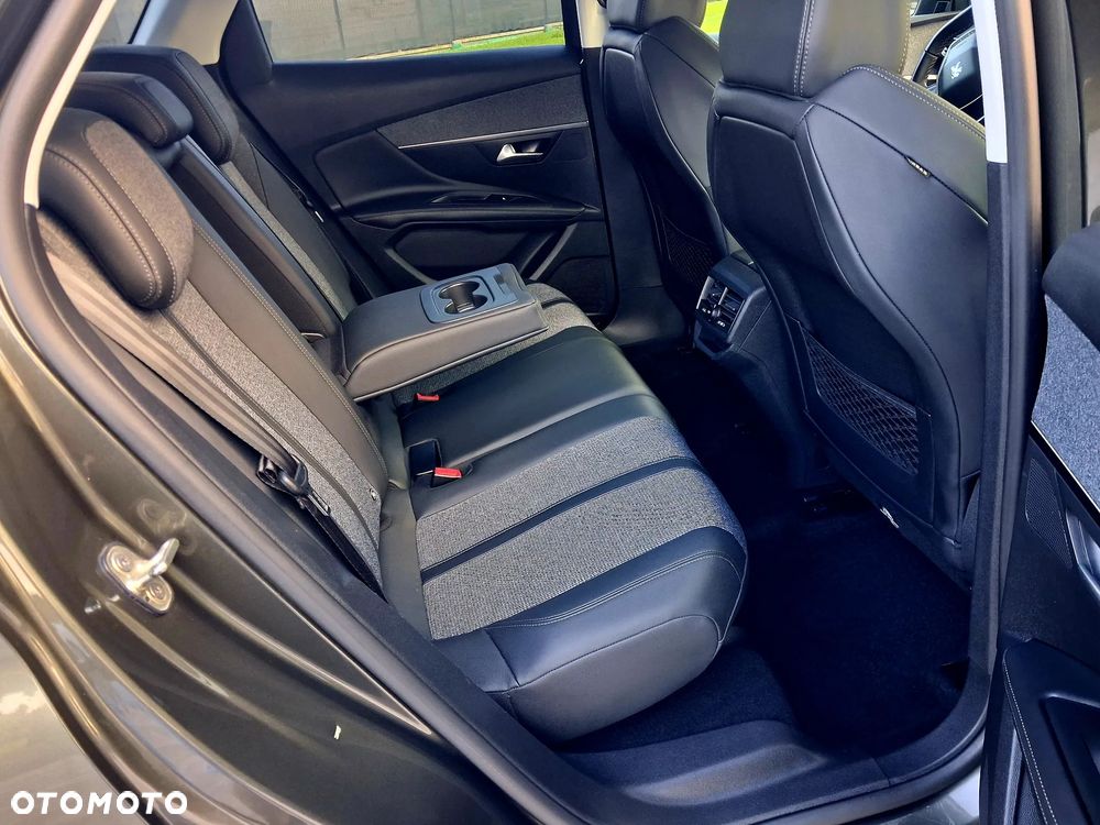 Peugeot 3008 PureTech 130 Stop & Start GPF Allure Business-Paket - 21
