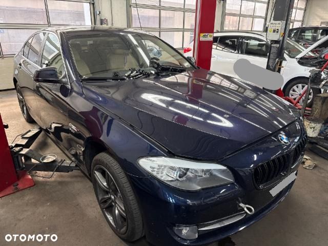 BMW 5 Series 2011 photo 2