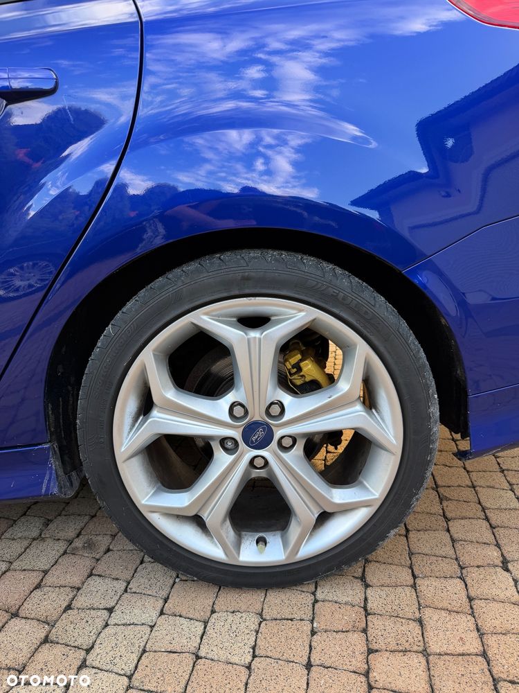 Ford Focus 2.0 EcoBoost ST - 23