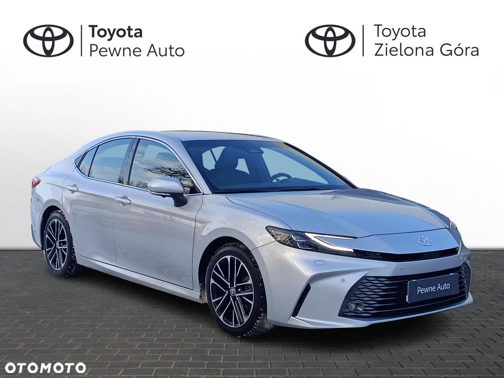 Toyota Camry - 1