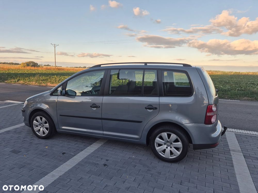 Volkswagen Touran - 6