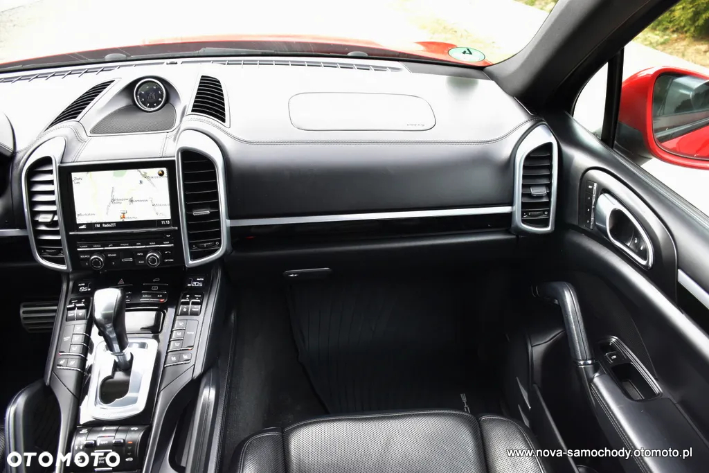 Porsche Cayenne S Diesel Platinum Edition - 35