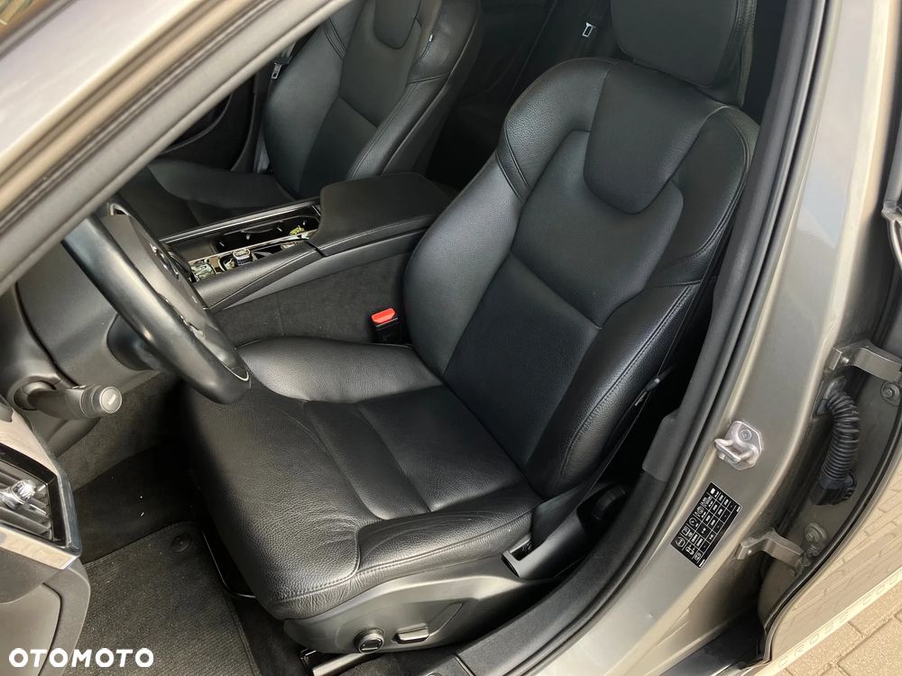 Volvo V90 Cross Country B5 D AWD Momentum Pro - 38