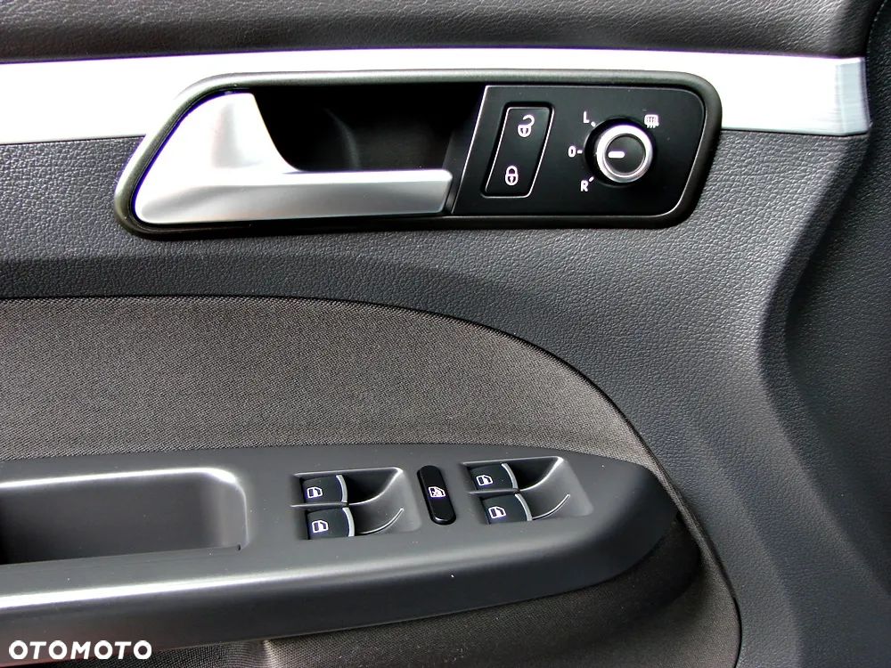 Volkswagen Touran 1.6 TDI DPF BlueMotion Technology Cup - 29