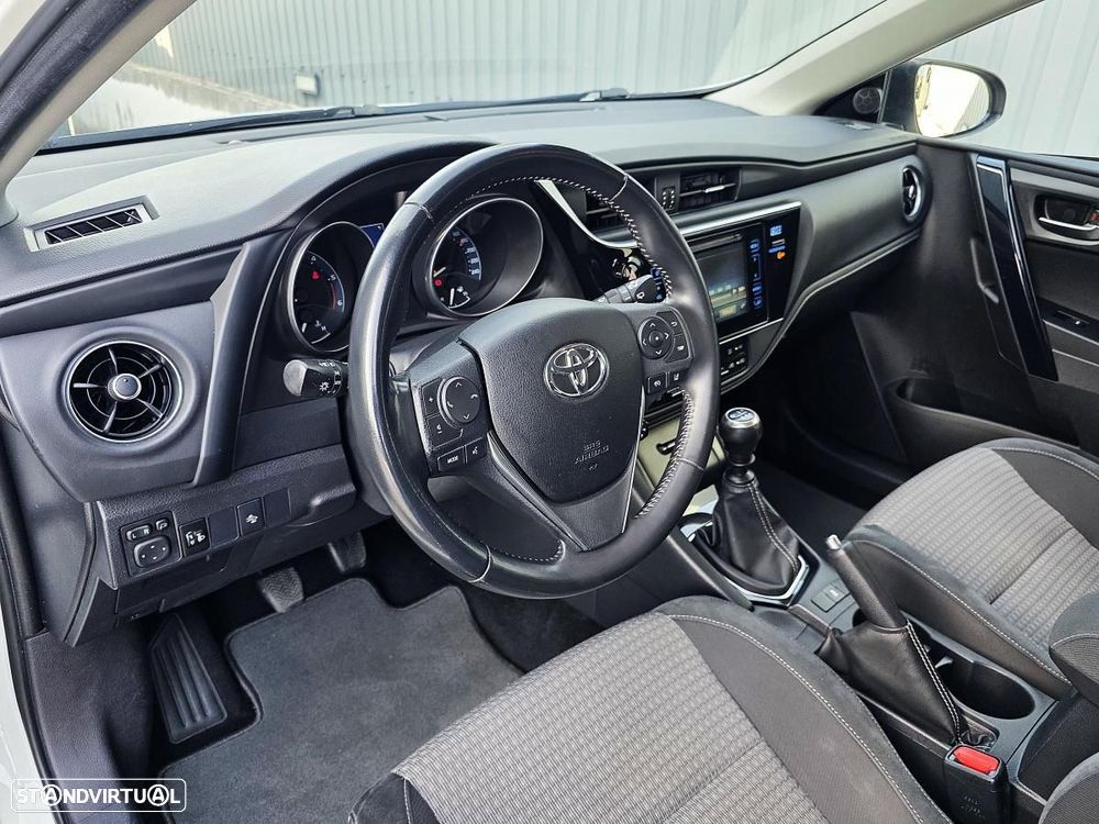 Toyota Auris 1.4 D-4D Comfort+Pack Techno - 19