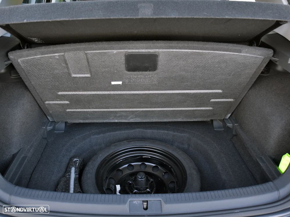 VW Golf 1.6 TDI Confortline DSG - 15