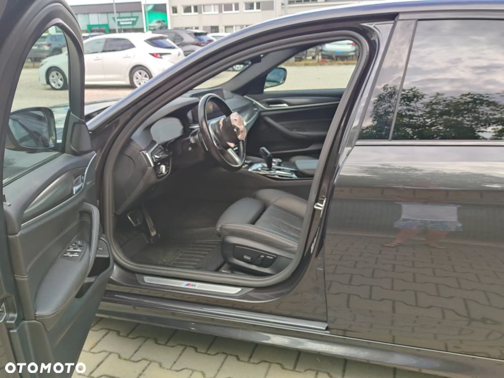 BMW Seria 5 520i mHEV M Sport sport - 12
