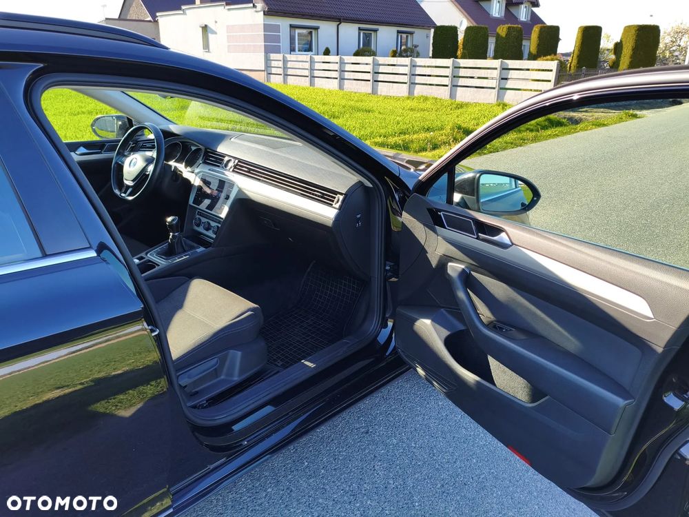Volkswagen Passat 1.6 TDI (BlueMotion Technology) Comfortline - 15