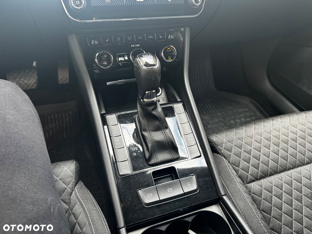 Skoda Superb 2.0 TDI Style DSG - 12