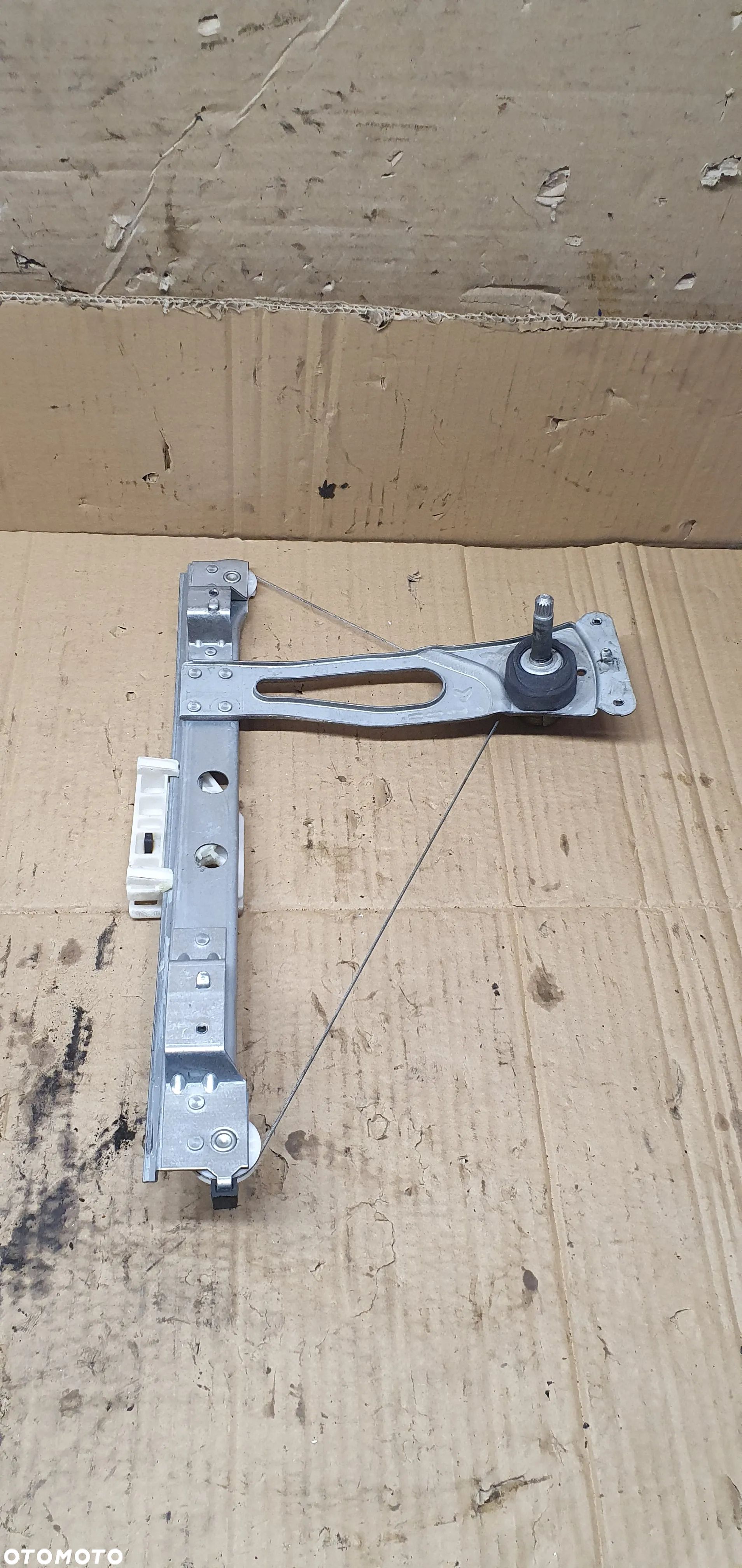 Mechanizm podnośnik szyby prawy tył Citroen C3 I 9680027380 - 1