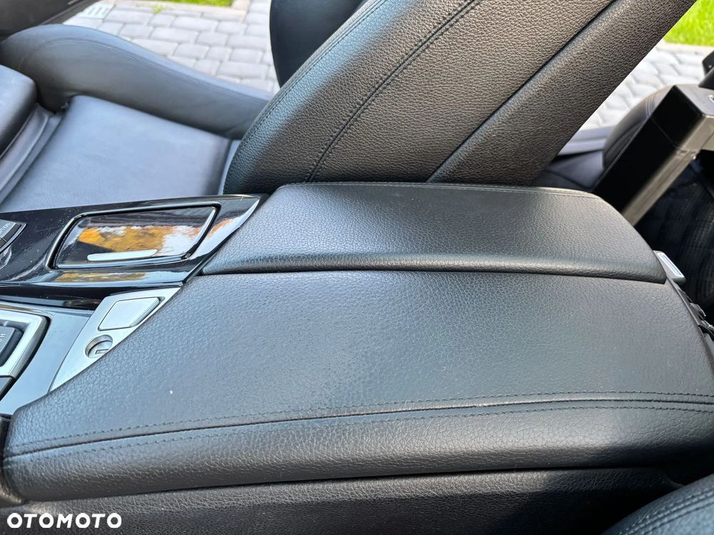 BMW Seria 5 520d xDrive - 18