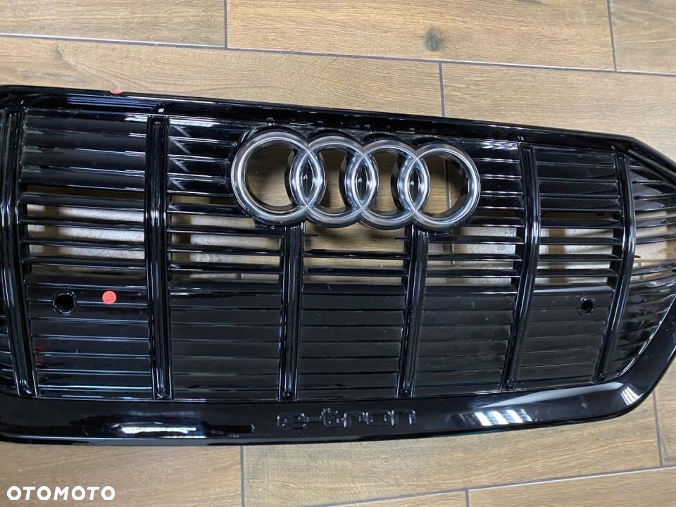 GRILL ATRAPA AUDI E-TRON KMP NOWA ORG. - 2